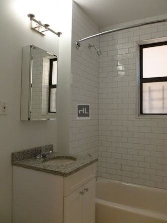Building Photo - Rego Park Renovated 2 bedroom