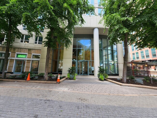 Foto del edificio - 345 N La Salle St