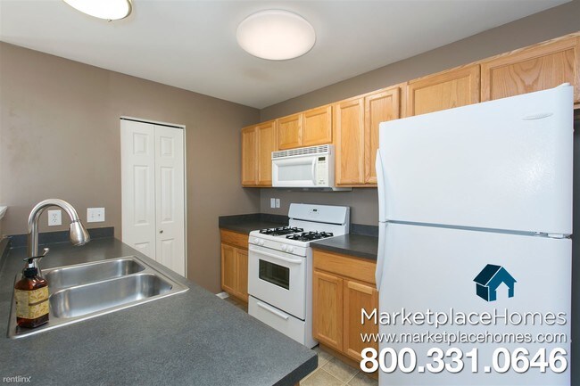 Building Photo - 1400 Hunters Ridge Dr