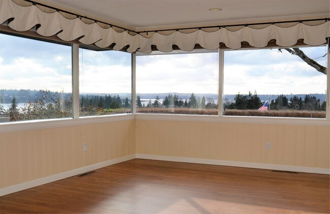 Building Photo - 9406 Vineyard Crest