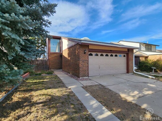 Building Photo - 811 S Rifle Way