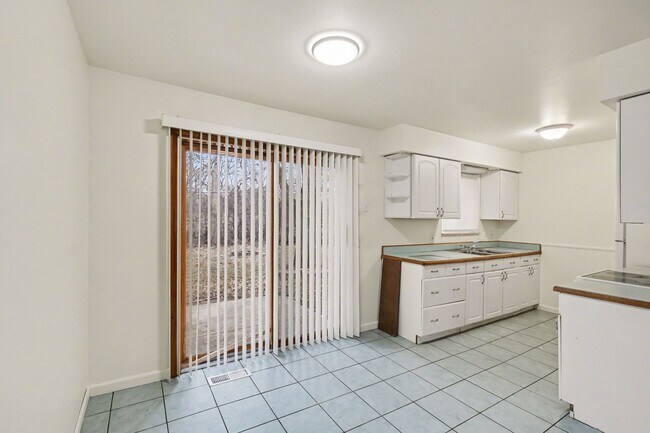 Foto del edificio - MOVE IN SPECIAL!!! - 1/2 OFF FIRST MONTH'S RENT