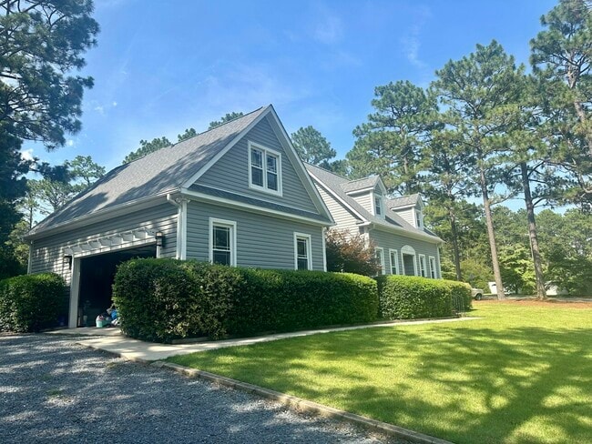 Building Photo - 209 Lazar Ln