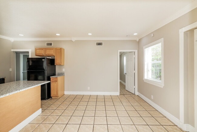 Foto del edificio - 395 Plum Tree Dr