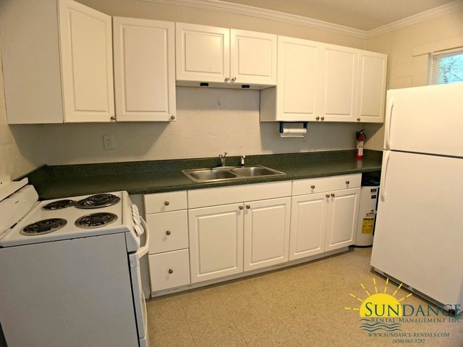 Building Photo - Quaint 2 Bedroom Cottage in Mary Esther