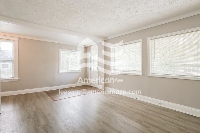 Foto del edificio - 318 Purcell Ave