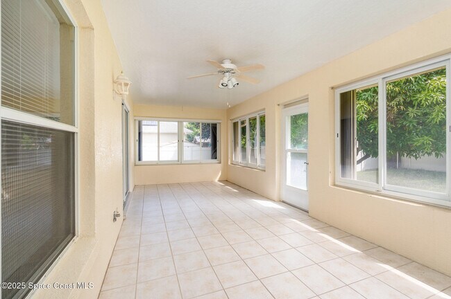 Building Photo - 947 Sierra Pl NE