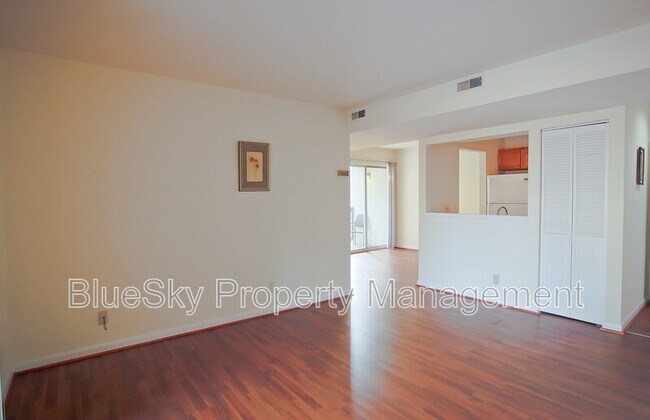 Foto del edificio - 1243 Cedars Ct