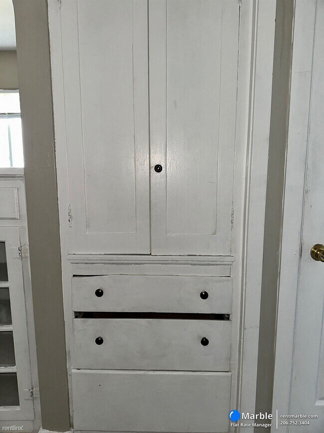 Foto del edificio - 1 br, 1 bath House - 4022 Walker Ave Apt 1