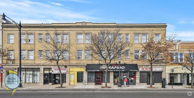 Building Photo - 3420 W Irving Park Rd