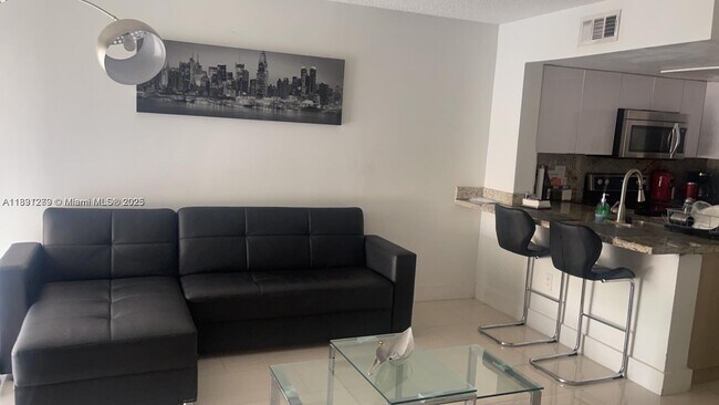 Foto del edificio - 8670 NW 6th Ln