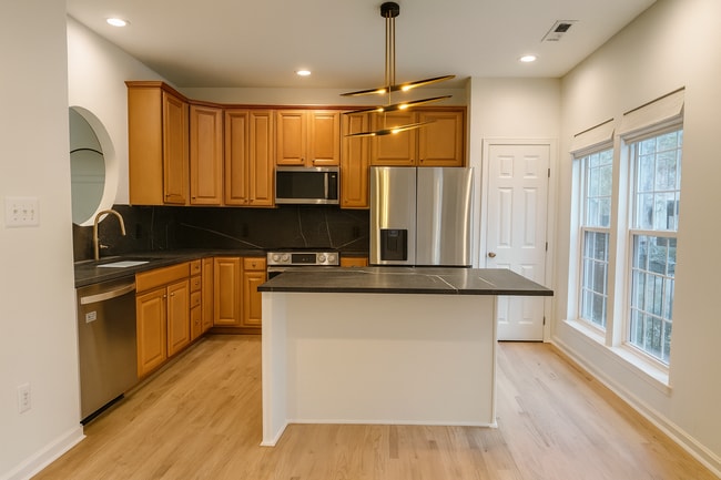 Building Photo - 250 W Bland St