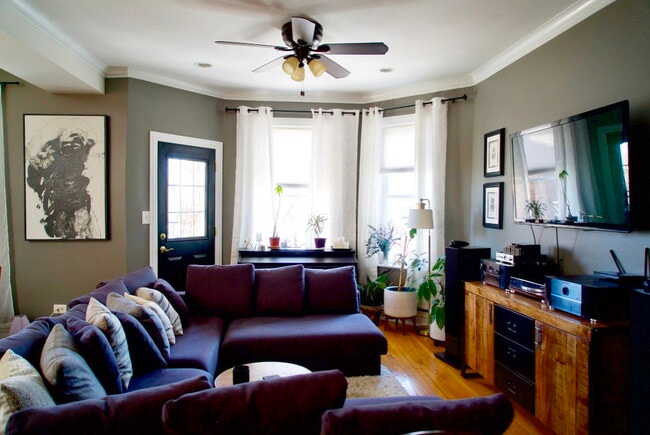 Building Photo - 1010 N Kedzie Ave