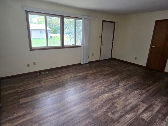 Foto del edificio - Updated 2 Bedroom Duplex