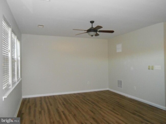 Building Photo - 202 London Downs Cir