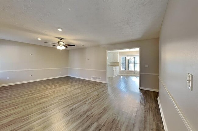 Building Photo - 208 Emerald Cove Ln