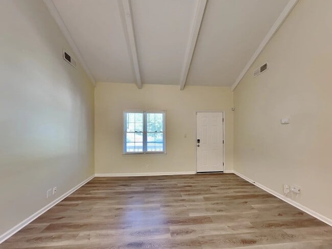 Building Photo - 2638 Windmere Dr NW