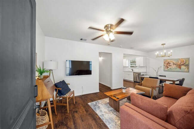 Foto del edificio - 2212 Rosewood St
