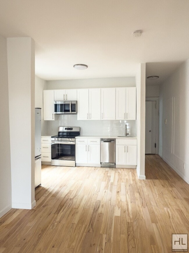 Building Photo - NOSTRAND AVENUE / Renovated 3-bed, 1-bath ...