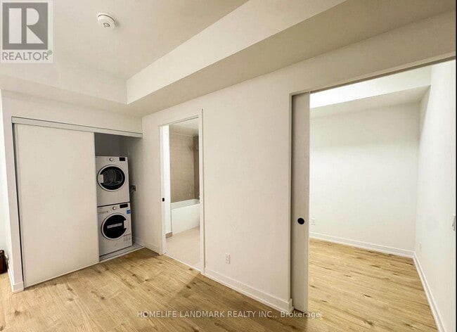 Building Photo - 35 Parliament St