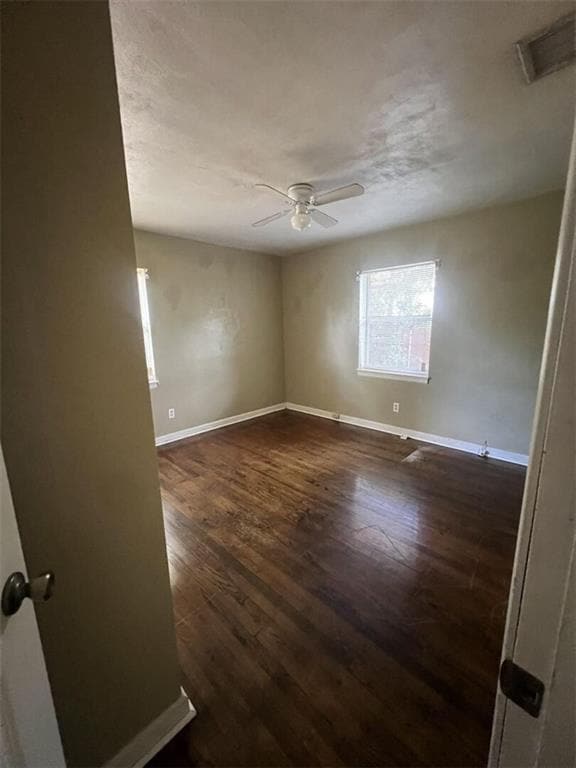 Foto del edificio - 716 Pinehill Dr