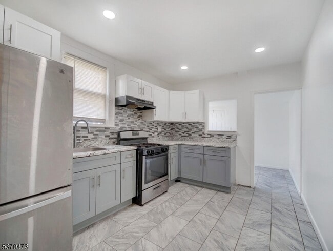 Building Photo - 52 Headley Terrace