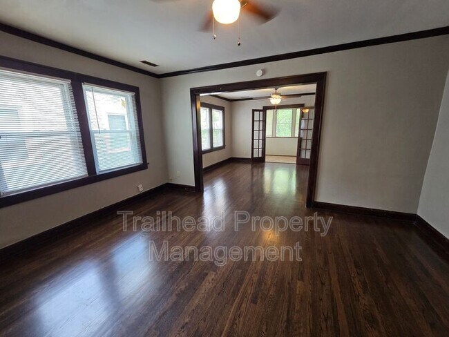 Foto del edificio - 1807 W 41st St