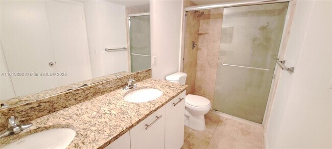 Foto del edificio - 3300 NE 191st St
