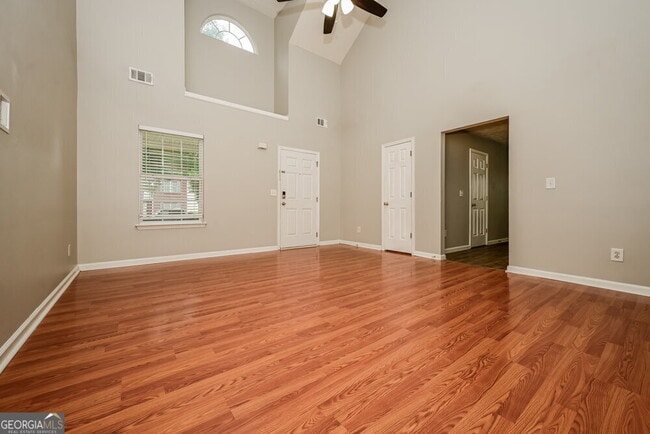 Building Photo - 10 Belmont Park Ln