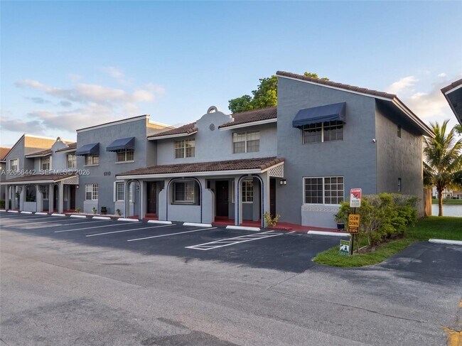 Foto del edificio - 6910 NW 173rd Dr