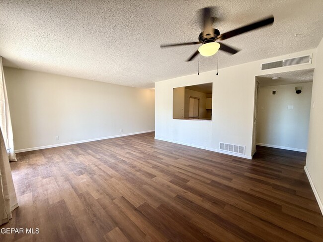 Foto del edificio - 2616 Pierce Ave