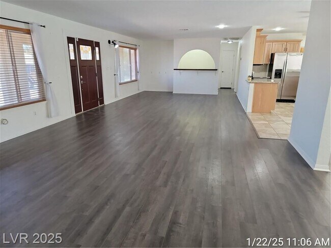 Building Photo - RANCH HOME WITH POOL & RV PARKING--NO HOA!!