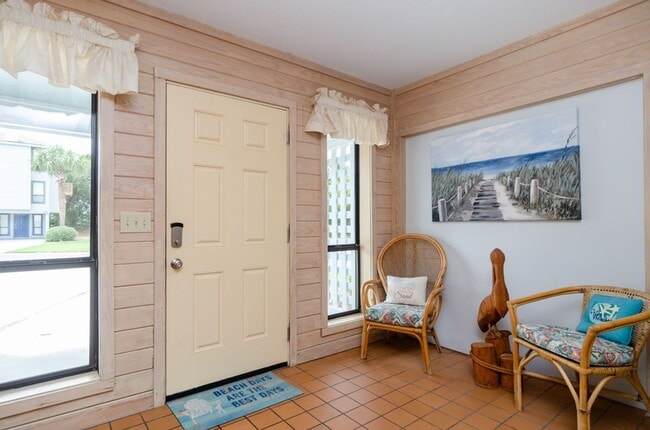 Building Photo - 9 Sea Oats Ln