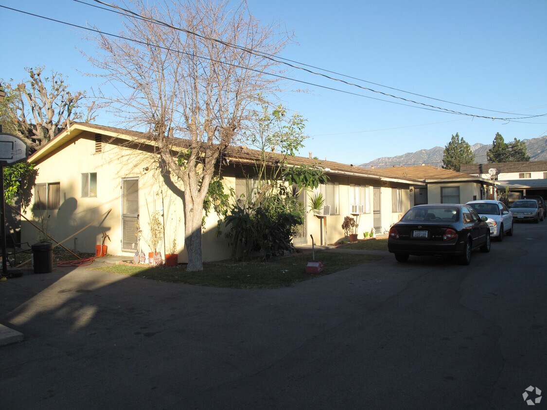 Building Photo - 915 Arcadia Ave