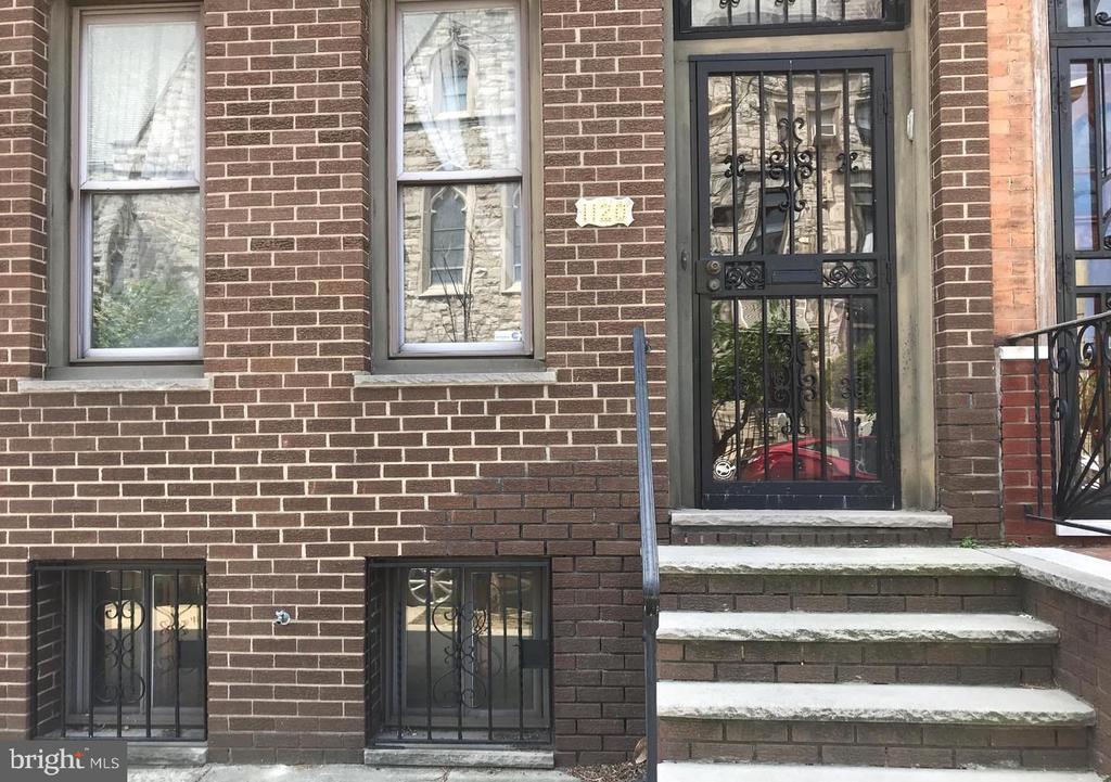 Primary Photo - 1120 Jackson St