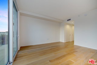 Building Photo - 1705 Ocean Ave