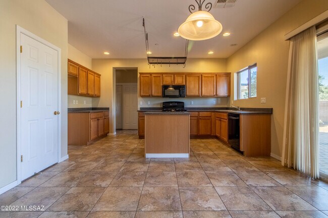 Foto del edificio - 14324 South Via Trujal