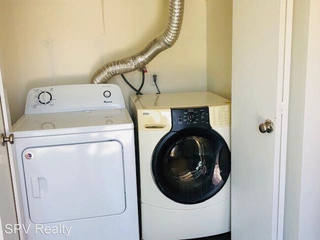 Foto del edificio - 3 br, 1.5 bath House - 27654 Del Norte Ct