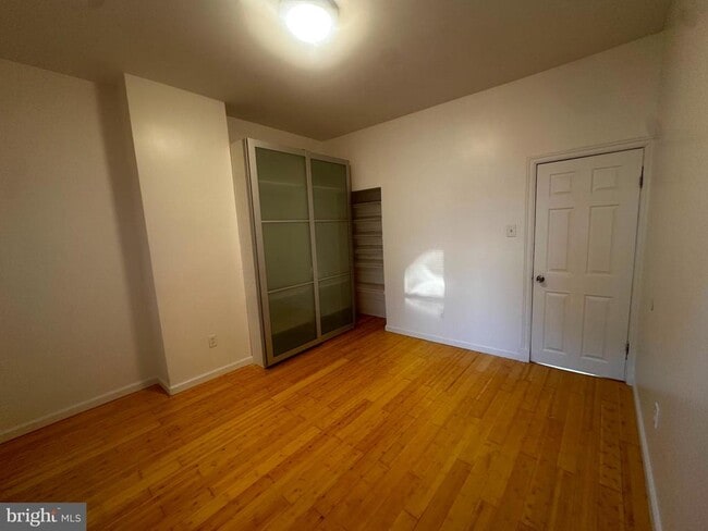 Building Photo - 315 N Holly St