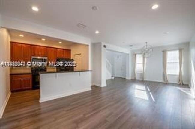 Photo - 109 SW 147th Ter House