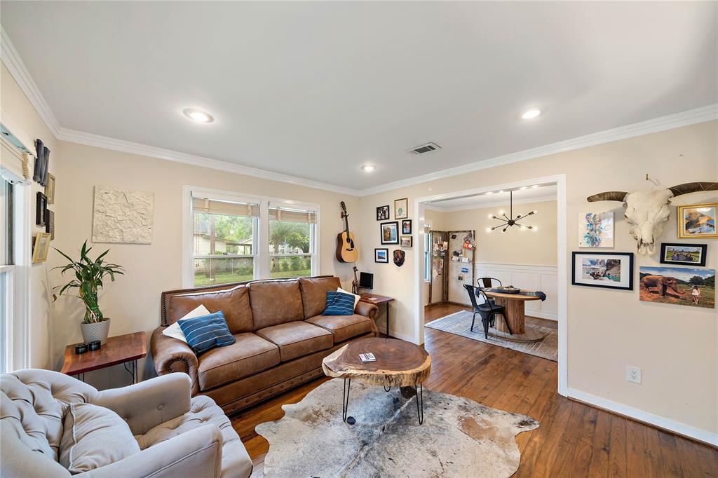 Foto principal - 1030 E 26th St