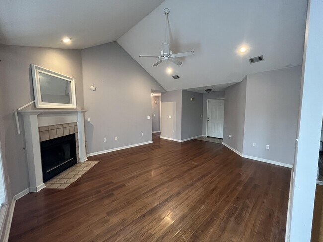 Building Photo - 1501 Crepe Myrtle Dr