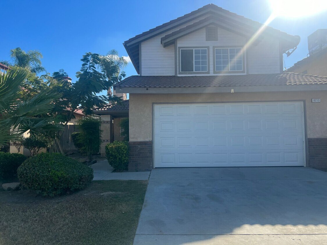 Primary Photo - 3 Bedroom 2 Bath!