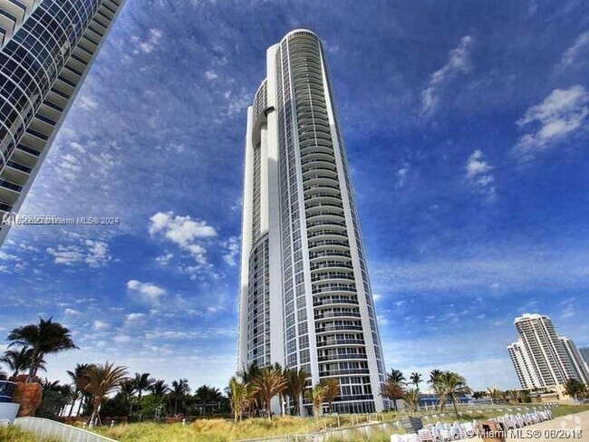 Building Photo - 18201 Collins Ave