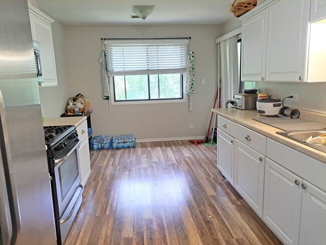 Building Photo - 905 Knottingham Dr