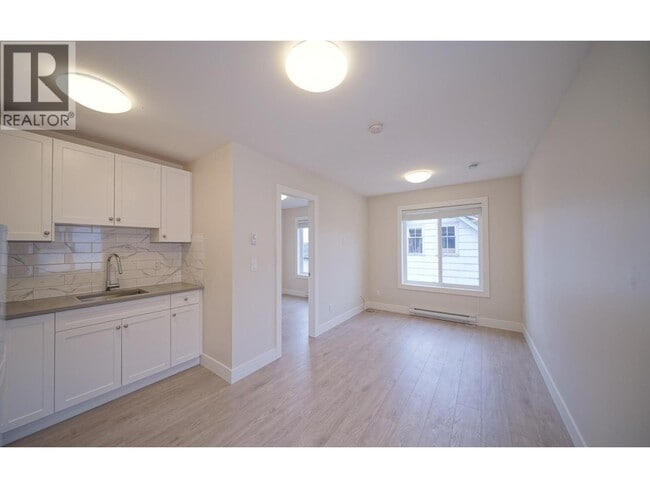 Building Photo - 1044 Quadling Ave