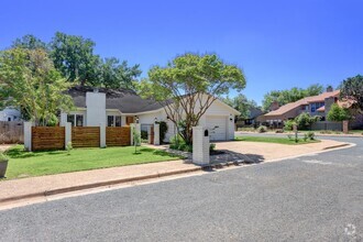 Building Photo - 5609 Courtyard Cove