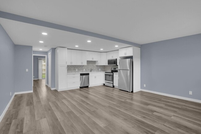 Building Photo - 104 Mansfield C