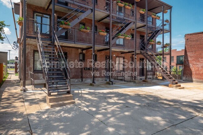 Foto del edificio - 3661 S Broadway St
