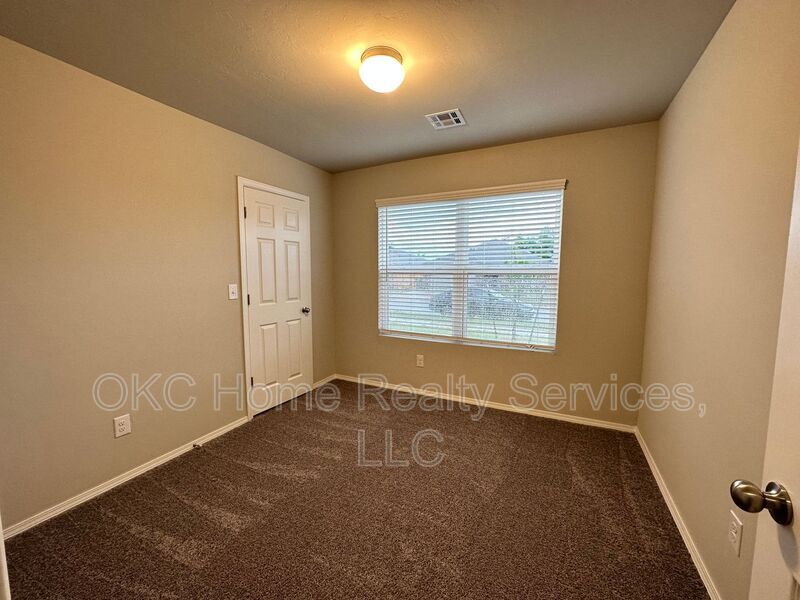 1317 Dustin Dr, Edmond, OK 73003 House Rental in Edmond, OK